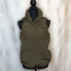 Women’s Gap Brown puffer vest